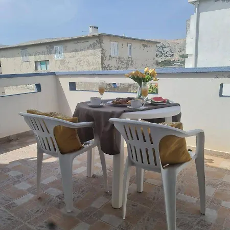 Apartment Maro Pag Town
