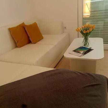 Maro Apartment